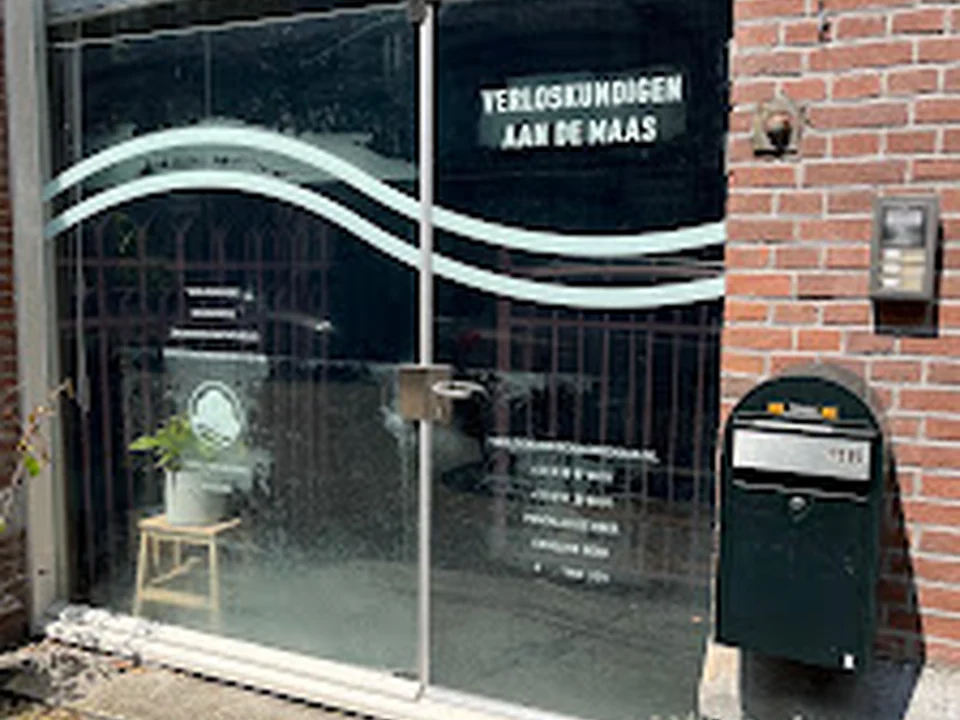 Verloskundigen aan de Maas