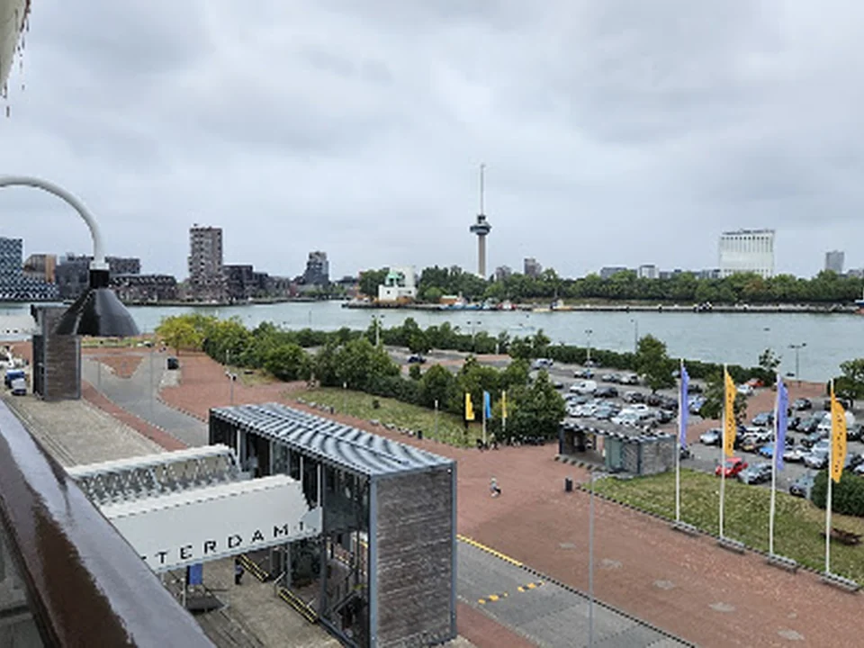 [P] ss Rotterdam Parkeerplaats