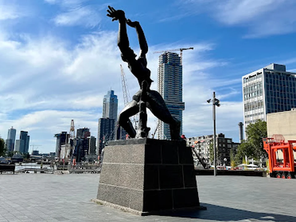 Beeld De Verwoeste Stad, Rotterdam