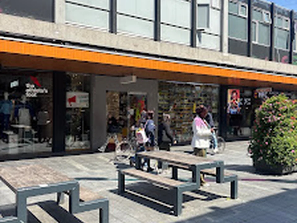 Jolie Hair & Cosmetics, Rotterdam