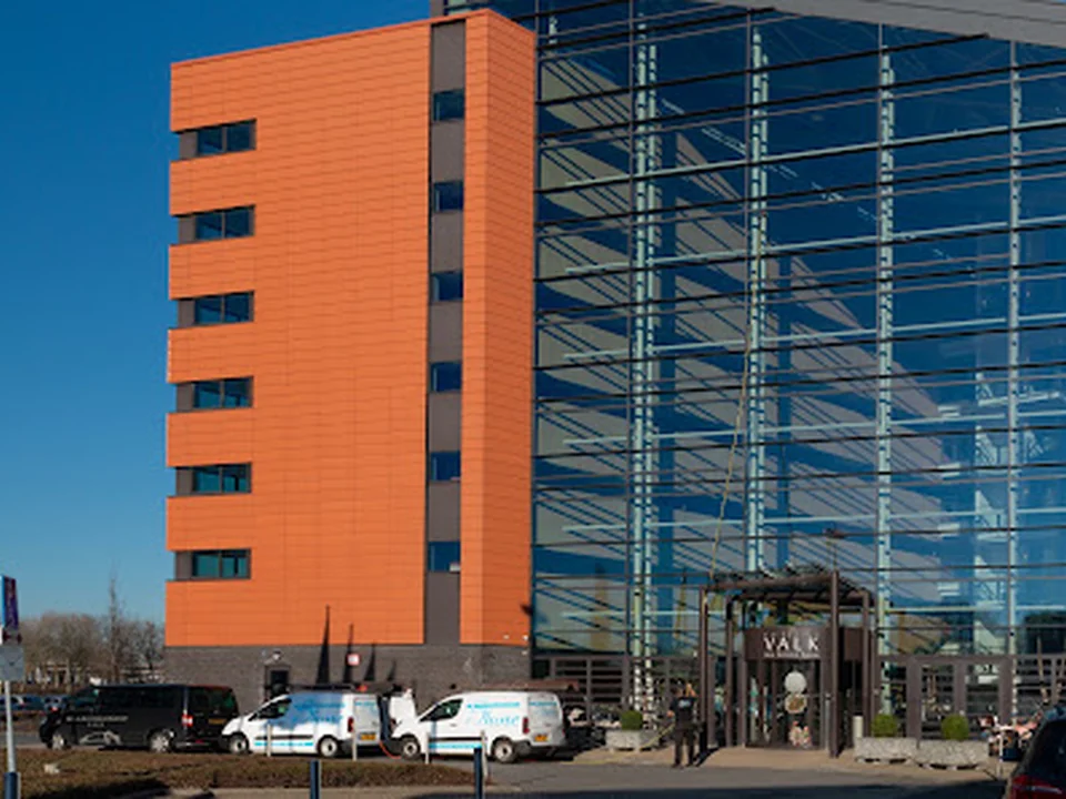 Shine Cleaning Services - Glazenwasser, Rotterdam