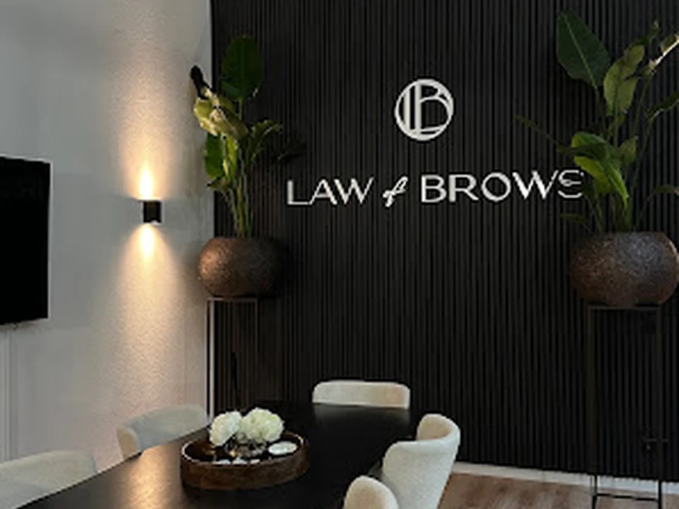Law of Brows, Rotterdam
