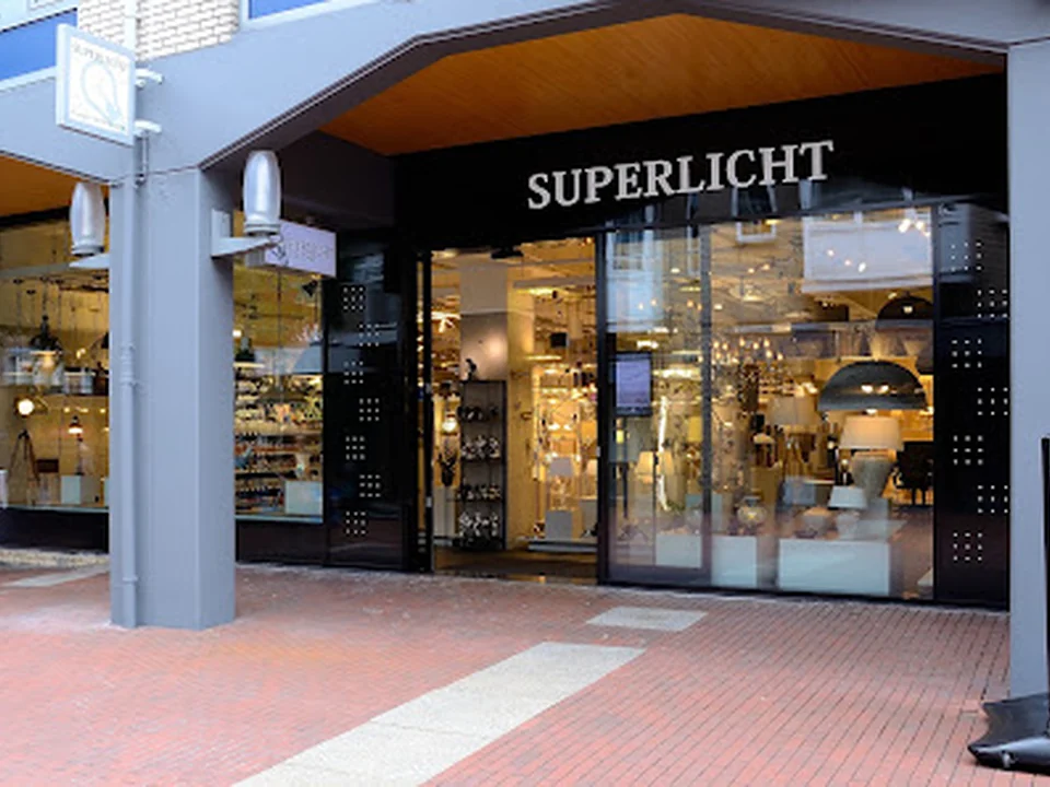 Superlicht, Rotterdam