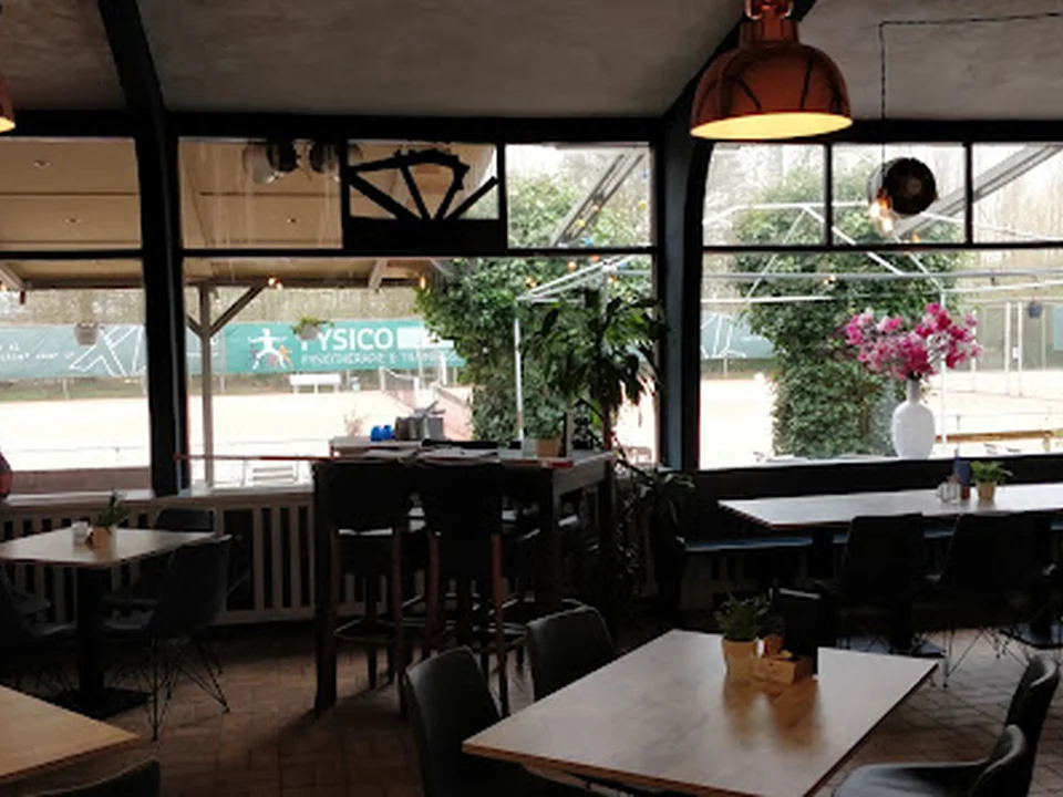Aeolus-Oledo, Rotterdam