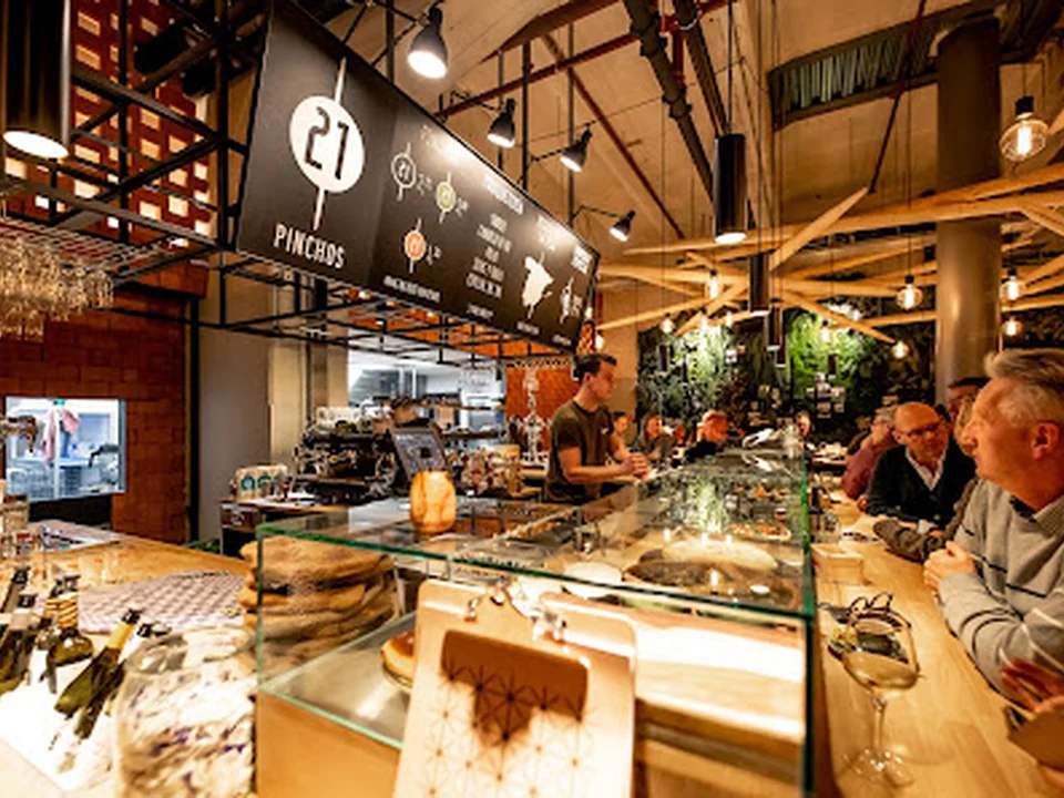 21 Pinchos Fenix I, Rotterdam