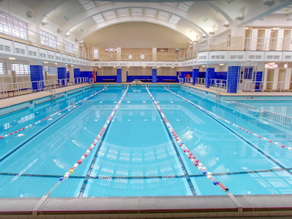 Sportfondsen Oostelijk Zwembad, Rotterdam